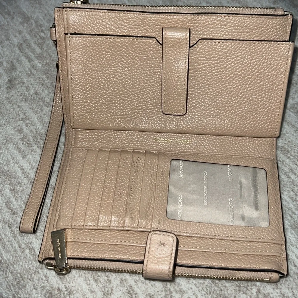 Michael Kors cream color double zip wristlet wallet